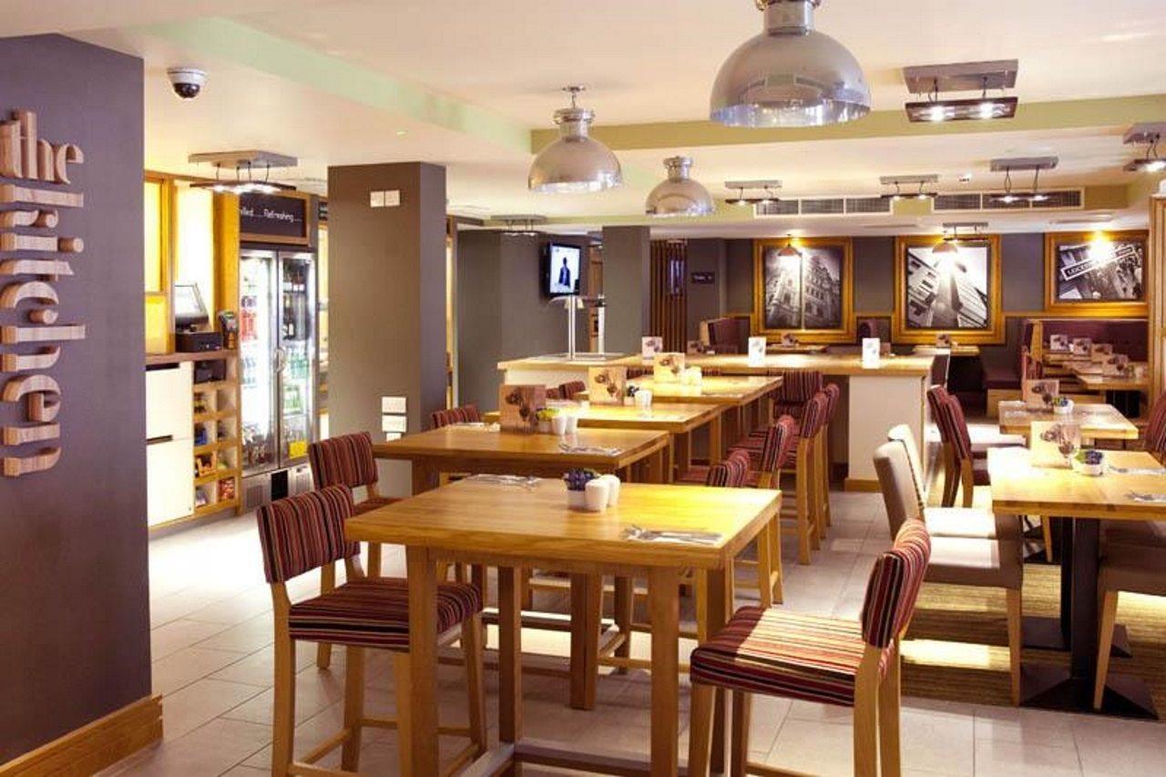 Premier Inn London Leicester Square Exterior foto