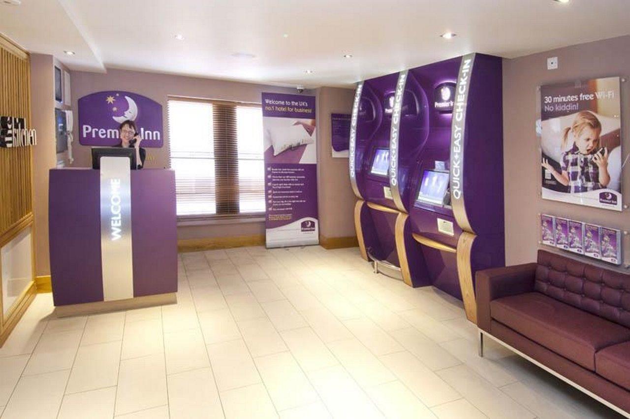 Premier Inn London Leicester Square Exterior foto