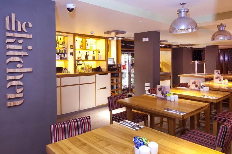 Premier Inn London Leicester Square Exterior foto