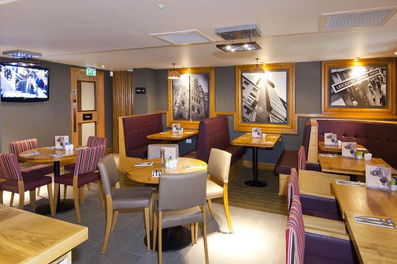 Premier Inn London Leicester Square Exterior foto